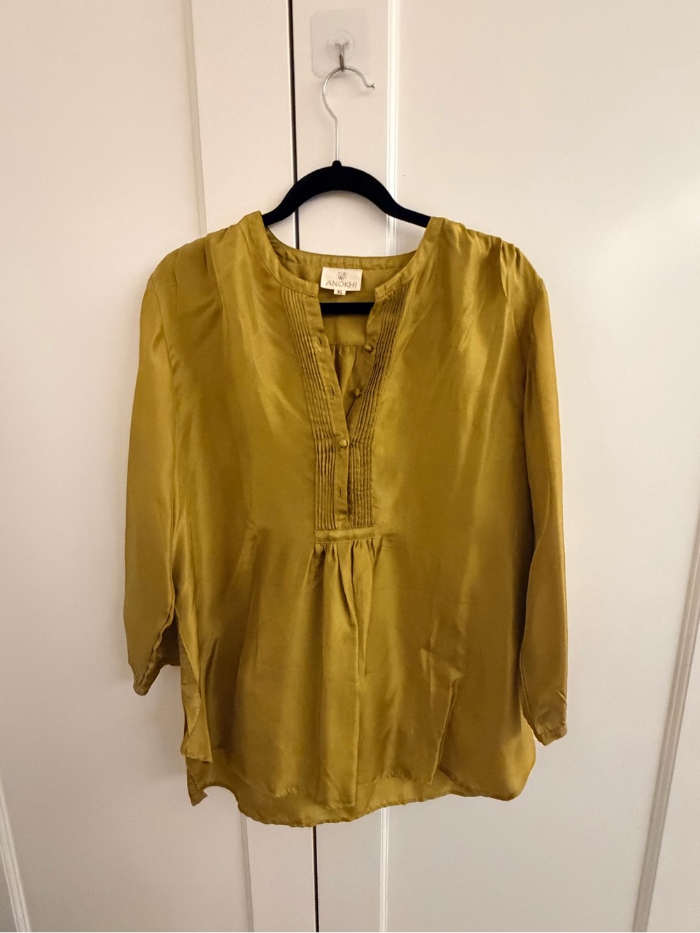 Aventura Women's Olive-Gold Pintuck Split-Neck Tunic
